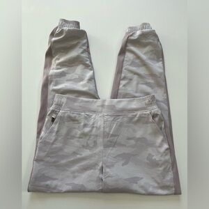 Athleta Brooklyn Lined Camo Jogger Pants Size 8 Light Purple